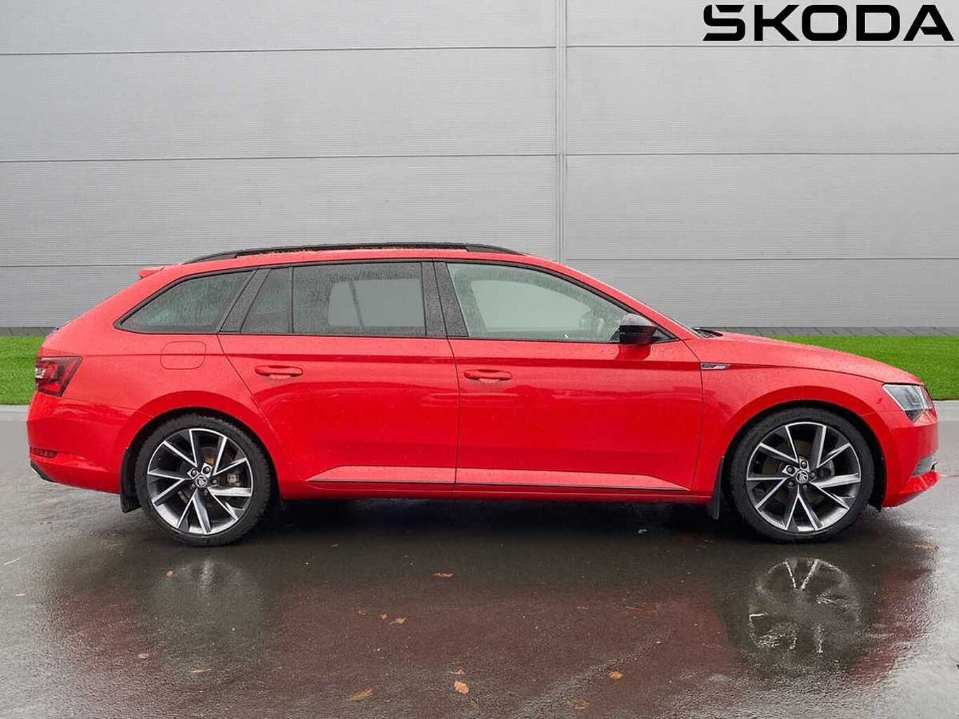 SKODA Superb 2.0 TDI SCR (190ps) SportLine DSG 5D Estate